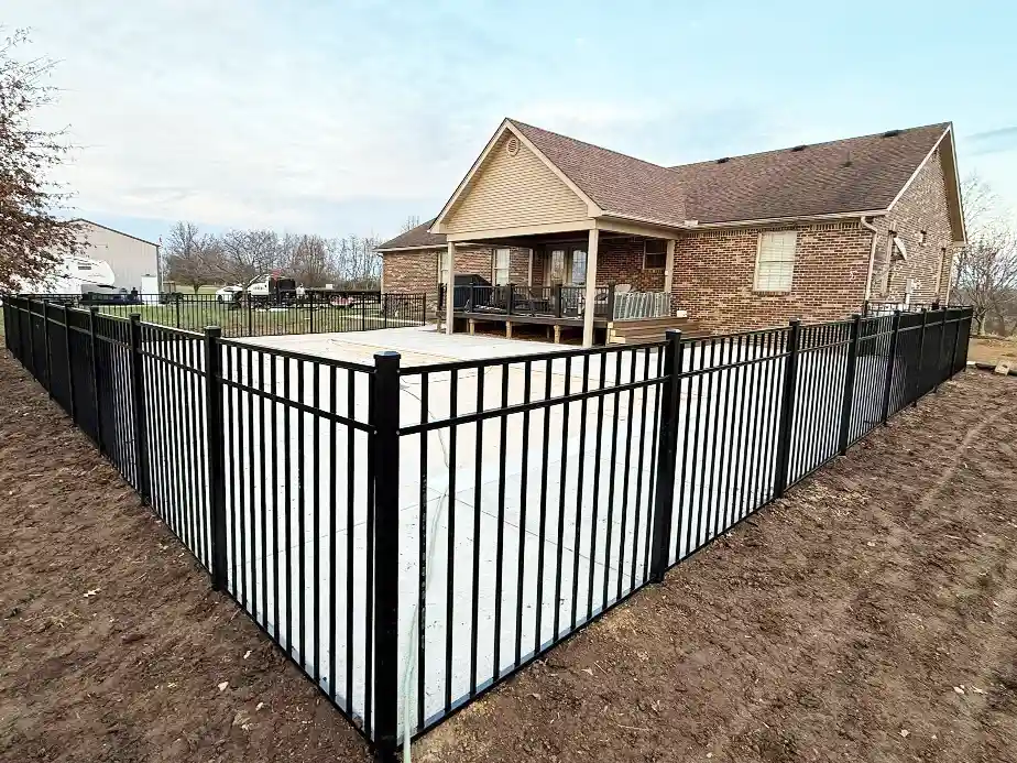Aluminum Fence Contractor